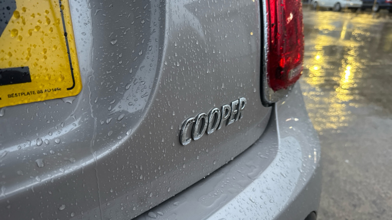 MINI Hatchback 1.5 Cooper Classic Premium 5dr Auto Petrol Hatchback